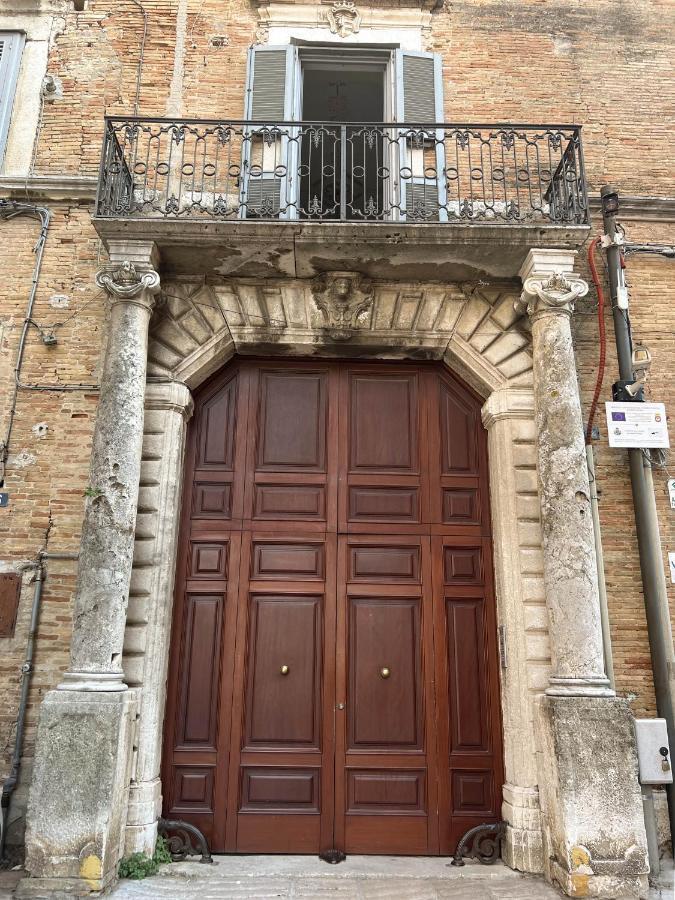 B&B Palazzo Lombardi Lucera Exterior foto